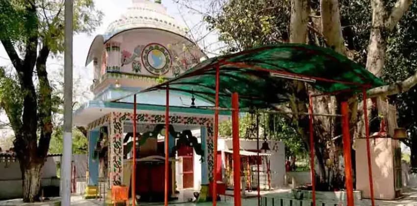 Chamunda Devi Temple Mathura – Darshan, Arti Timing, Significance, Entry, Location Details & Complete Guide
