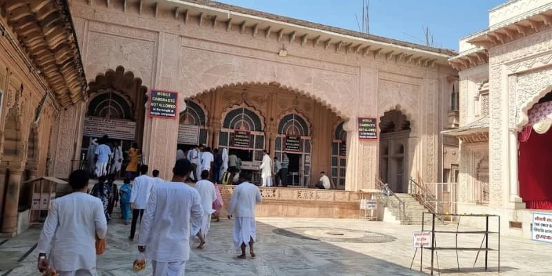 Radha Shyamsundar Mandir in Vrindavan